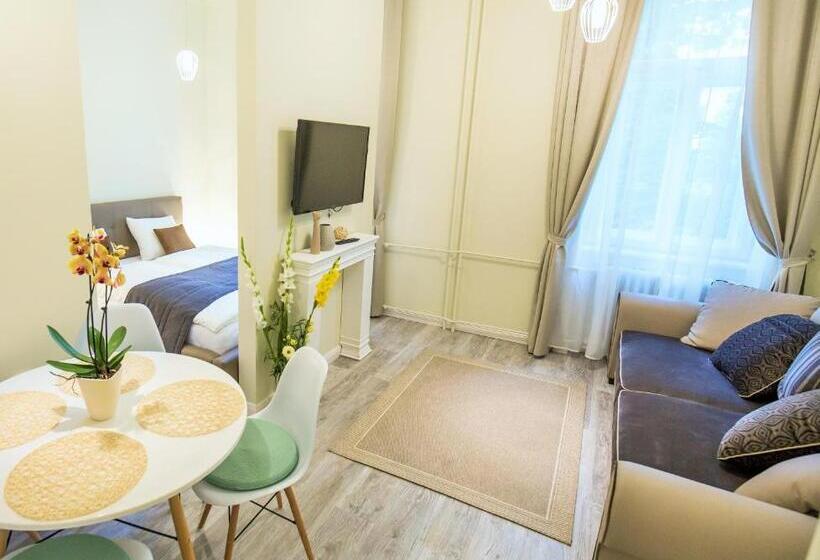 استودیوی استاندارد, Eden Center Home