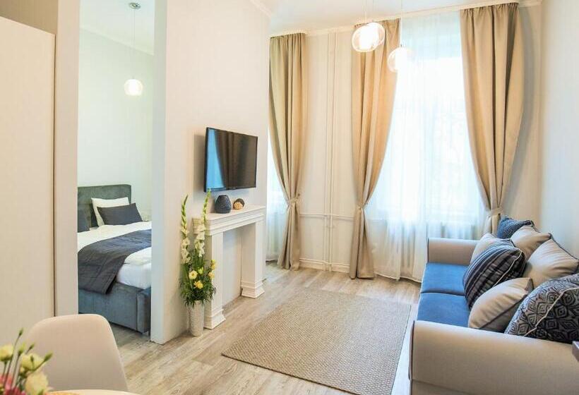 استودیوی لوکس, Eden Center Home