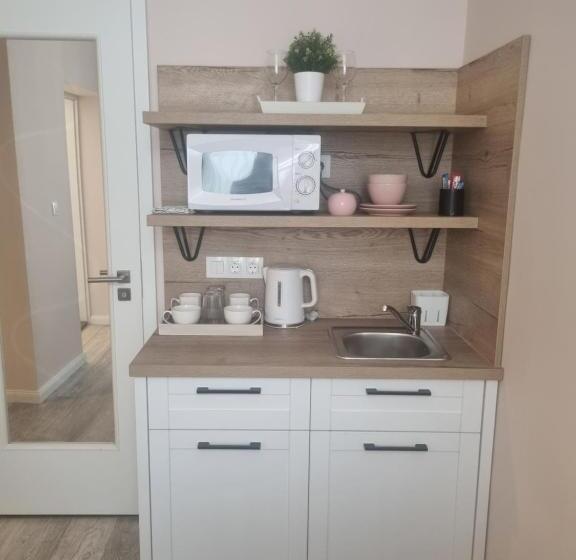 اتاق لوکس با تخت بزرگ, Eden Center Home