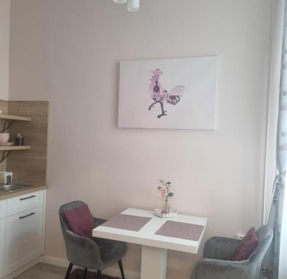 اتاق لوکس با تخت بزرگ, Eden Center Home