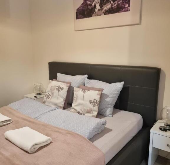 اتاق لوکس با تخت بزرگ, Eden Center Home