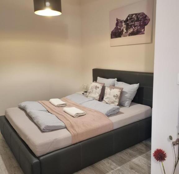 اتاق لوکس با تخت بزرگ, Eden Center Home