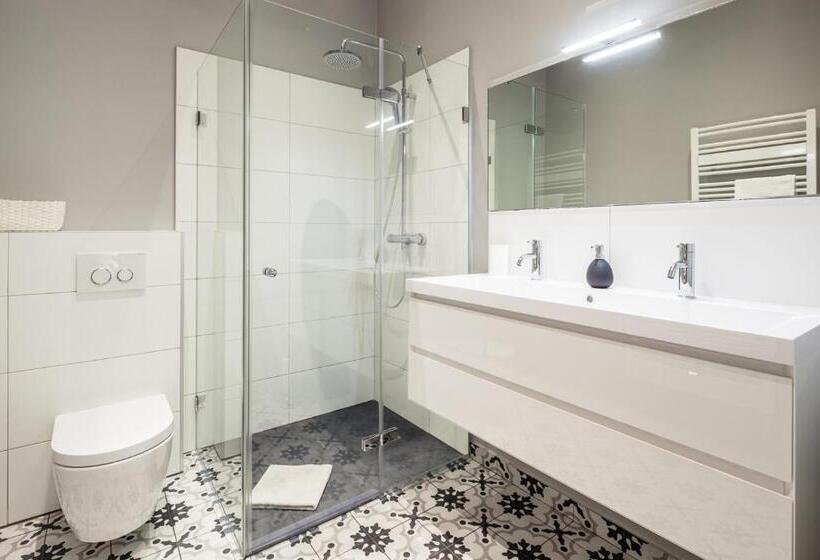 اتاق استاندارد چهار تخته, Chambre D Hôtes Du Côté Des Remparts