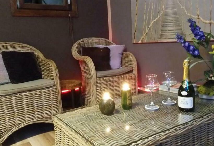 اتاق استاندارد با وان آب گرم, Het Filipijns Slaaphuisje