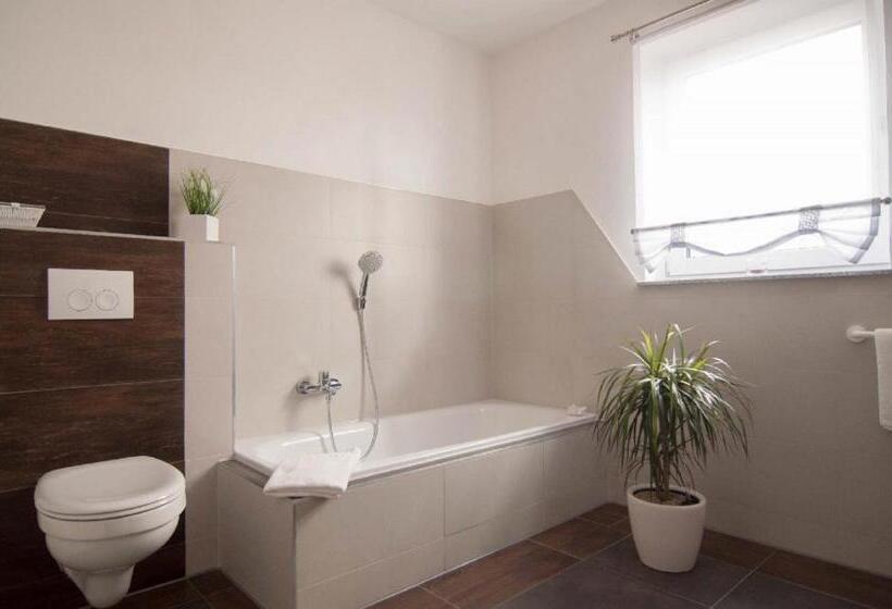 آپارتمان 1 خوابه با بالکن, Komfortable Apartment Wohnung