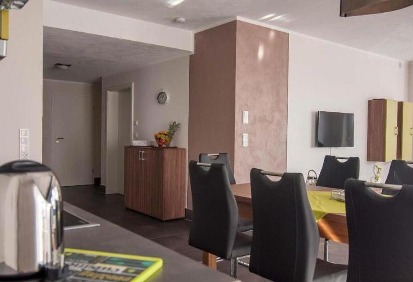 آپارتمان 1 خوابه با بالکن, Komfortable Apartment Wohnung