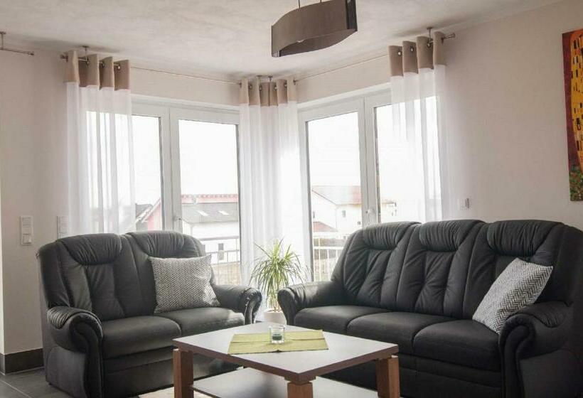آپارتمان 1 خوابه با بالکن, Komfortable Apartment Wohnung