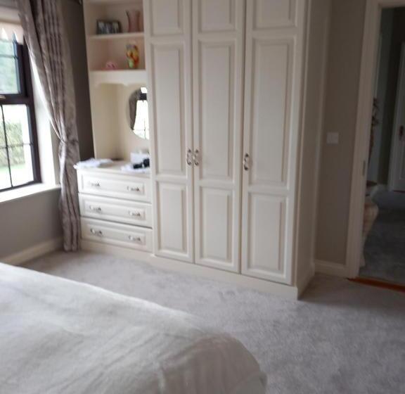 اتاق لوکس با تخت بزرگ, Clonoughter Heights