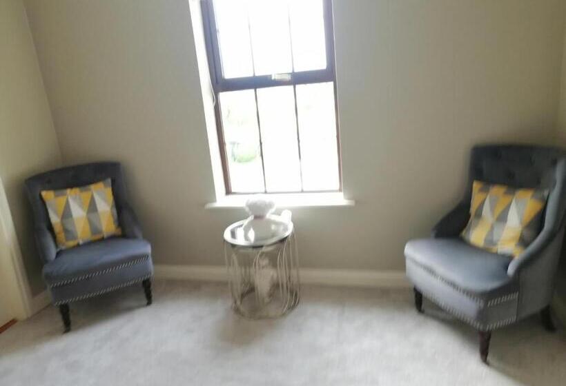 اتاق استاندارد با تخت بزرگ, Clonoughter Heights