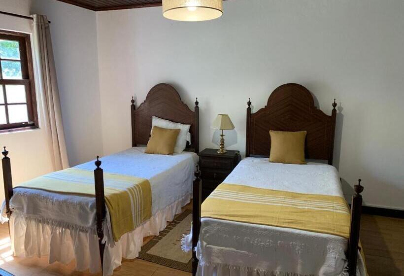 استودیو خانوادگی, Quinta Santa Isabel
