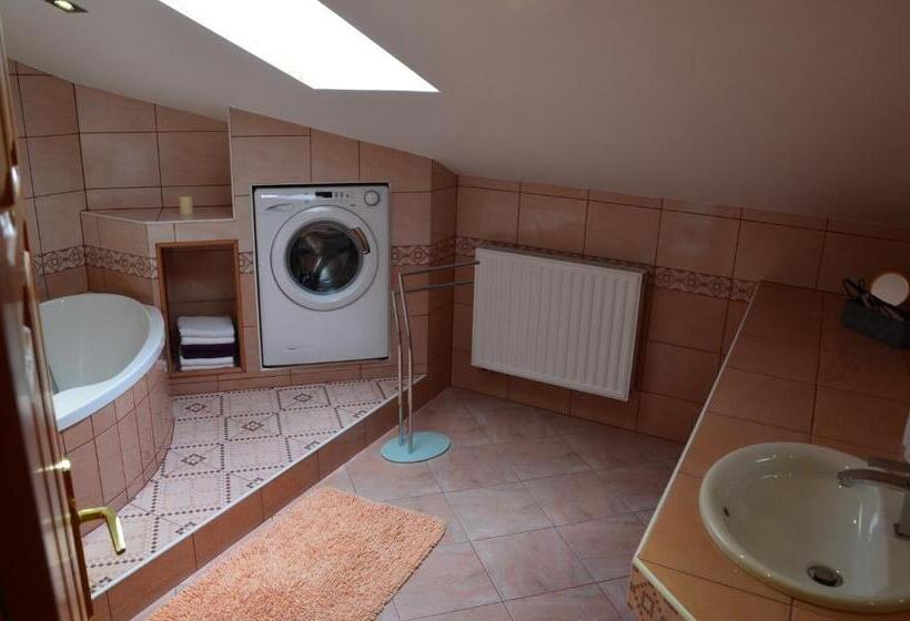 آپارتمان 1 خوابه با چشم‌انداز باغ, Apartments Reida