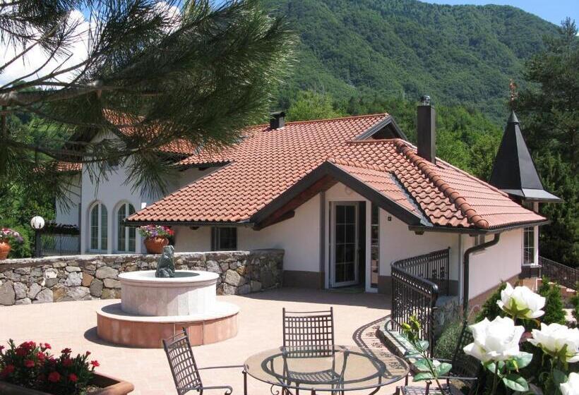 استودیوی لوکس, Apartments Reida