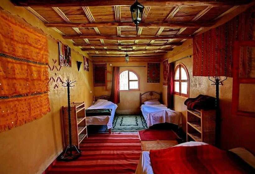 اتاق استاندارد سه نفره, Dar Tiwira