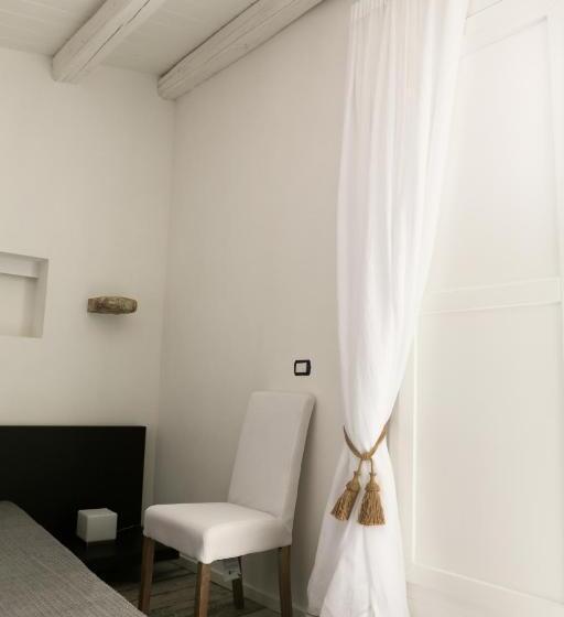 اتاق لوکس, La Puglia Di Claudia