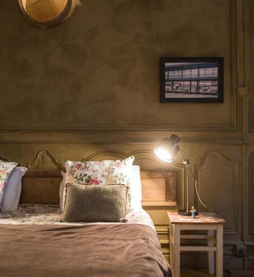 سوئیت با تخت بزرگ, Une Nuit Au Château