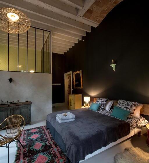 سوئیت با تخت بزرگ, Une Nuit Au Château