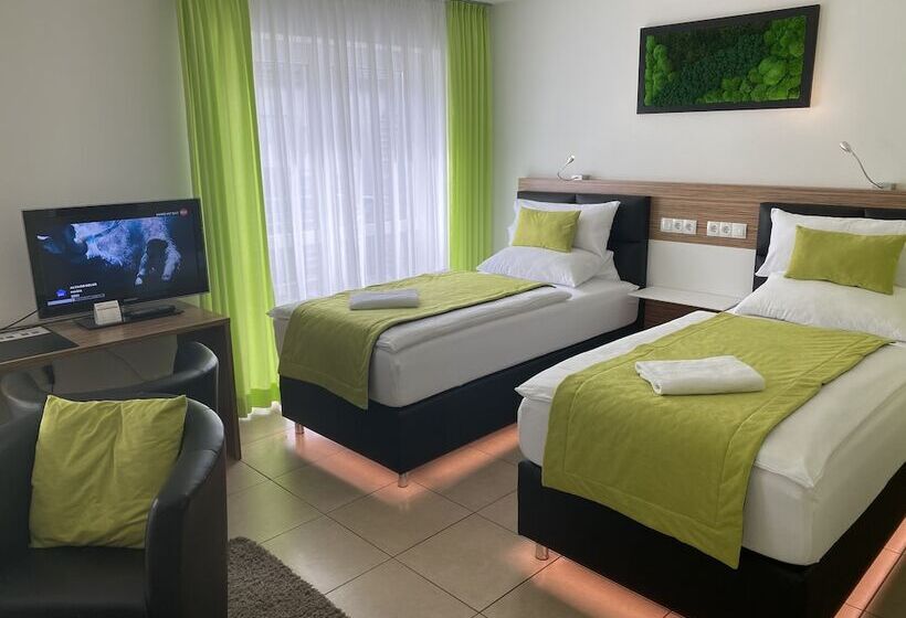 آپارتمان لوکس 1 خوابه, Boardinghouse Home   Adults Only