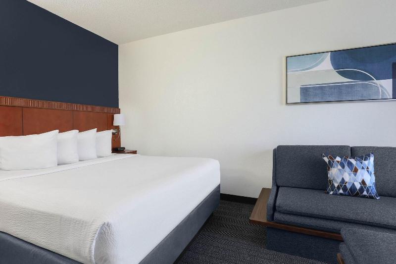 اتاق استاندارد با تخت بزرگ, Courtyard Austin Airport