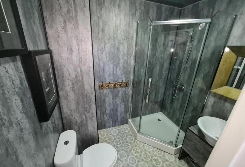 اتاق استاندارد, Elmora House
