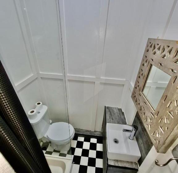 اتاق استاندارد یک نفره, Elmora House