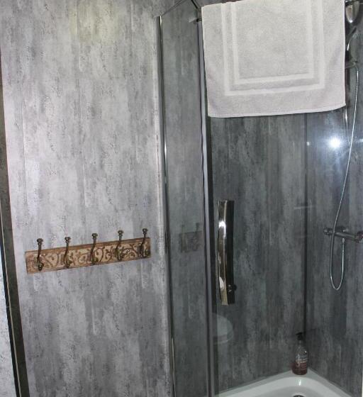 اتاق استاندارد, Elmora House