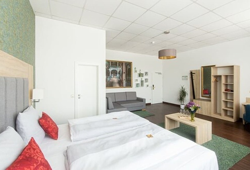 Standard Triple Room, Pallas