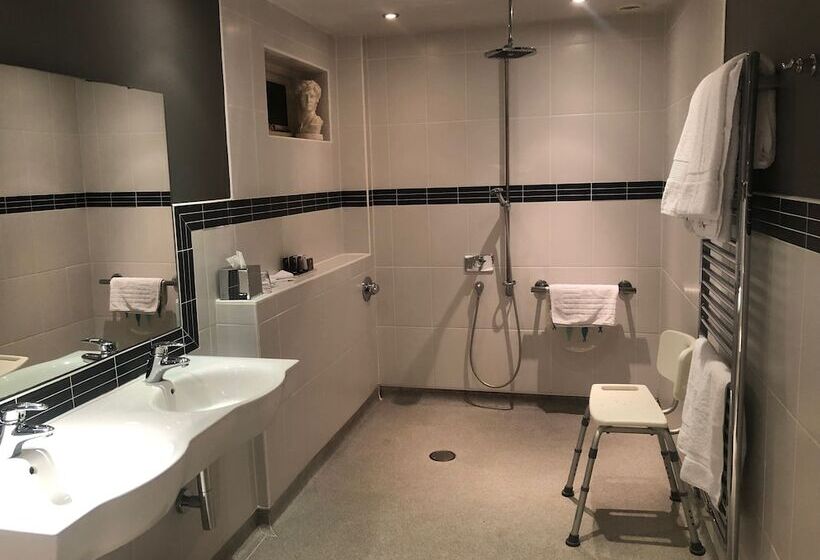 سوییت جونیور, Seckford Hall Hotel & Spa