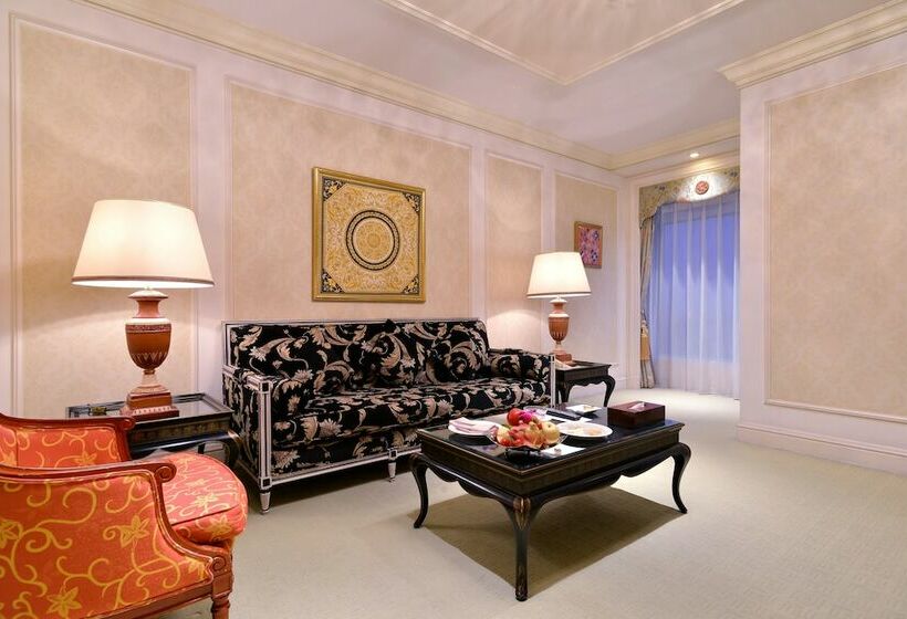 Quarto Classe Business, Yuda Palace