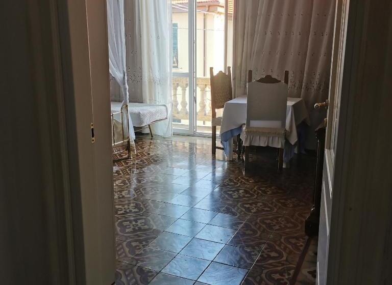 سوییت سوپریور, Albisola Bed And Breakfast
