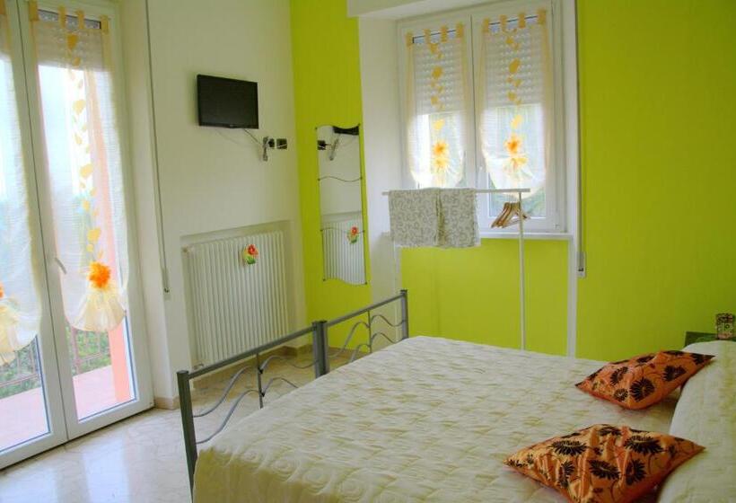 اتاق استاندارد سه تخته با چشم‌انداز, B&b Il Poggio