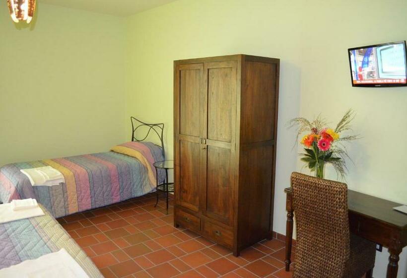 اتاق استاندارد سه نفره, B&b La Casa Di Giulietta