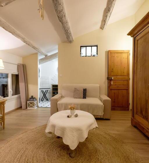 سوئیت با تخت بزرگ, Chambres D Hôtes L Oréliane En Provence Spa Bien être