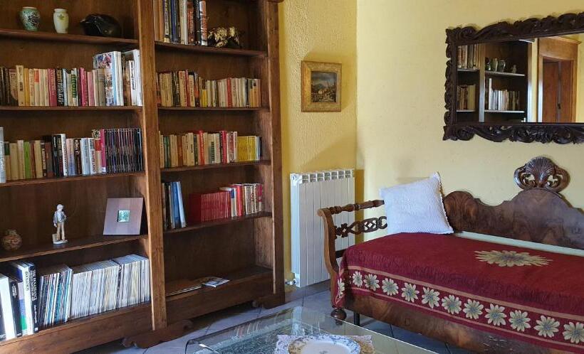 سوییت لوکس, Rocca Lorenizo