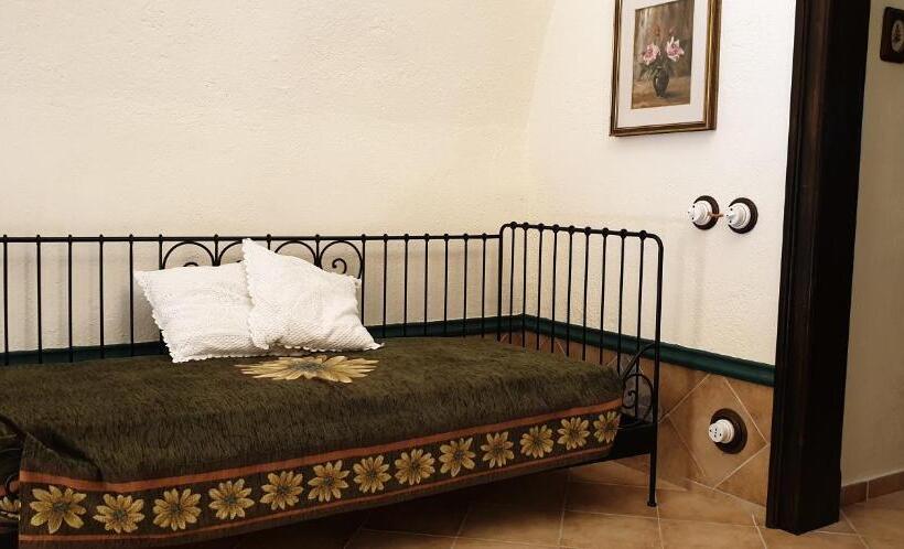 سوییت, Rocca Lorenizo