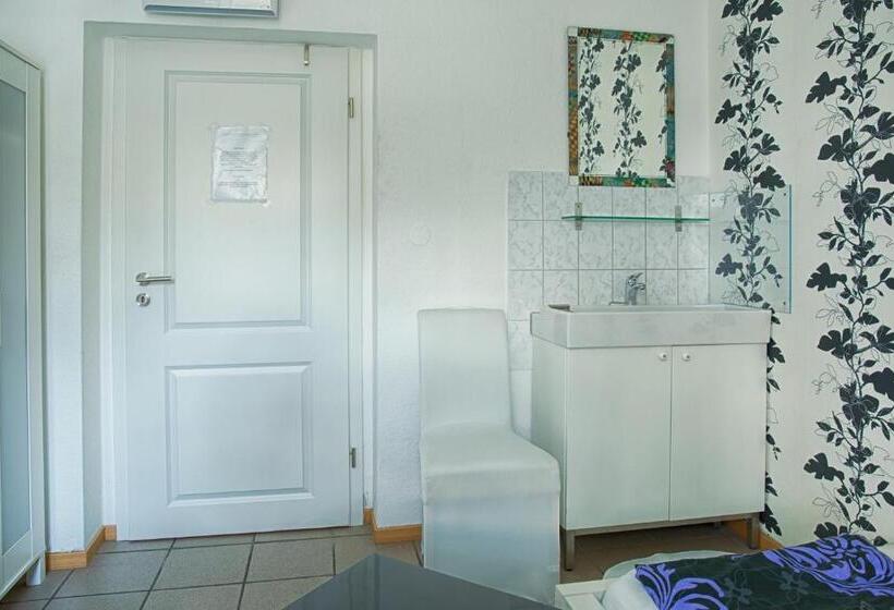 اتاق استاندارد یک نفره, Schlafen In Rosengarten