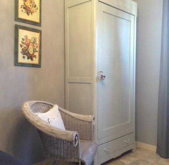اتاق استاندارد یک تخته با سرویس بهداشتی مشترک, B&b San Valerio