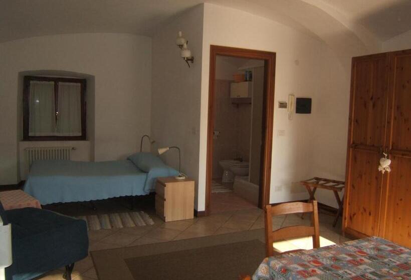اتاق استاندارد سه نفره, Bed & Breakfast Varionda