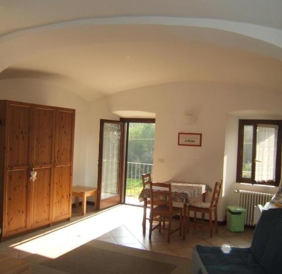 اتاق استاندارد سه نفره, Bed & Breakfast Varionda