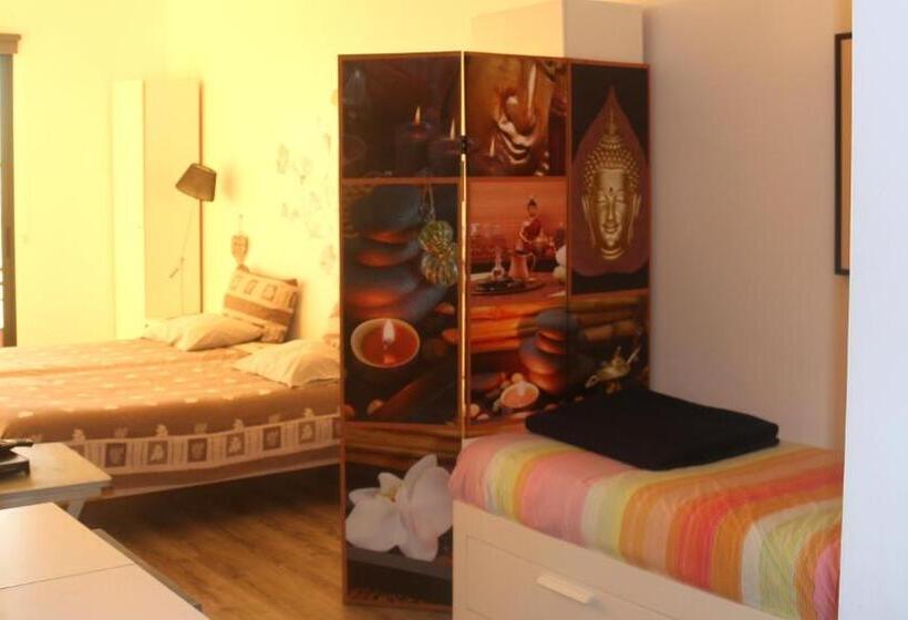 اتاق خانوادگی با چشم‌انداز دریا, Madeira Native Motion Guest House