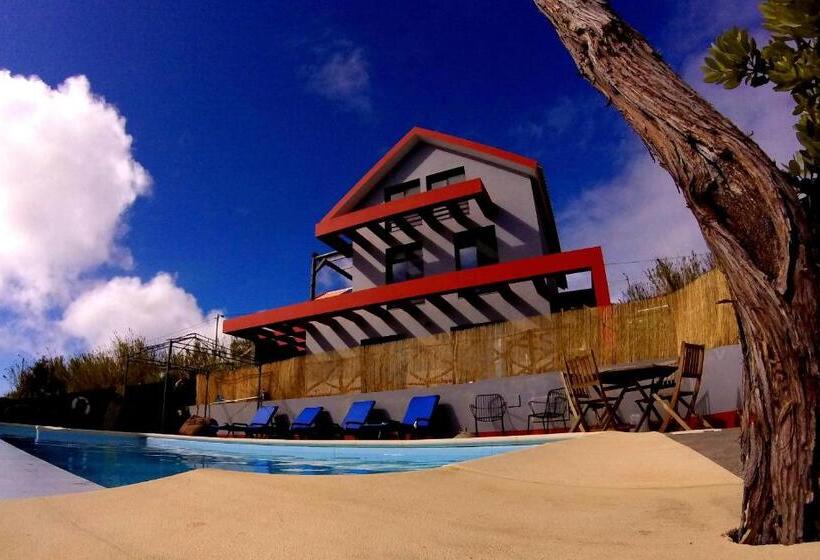 اتاق خانوادگی با چشم‌انداز دریا, Madeira Native Motion Guest House