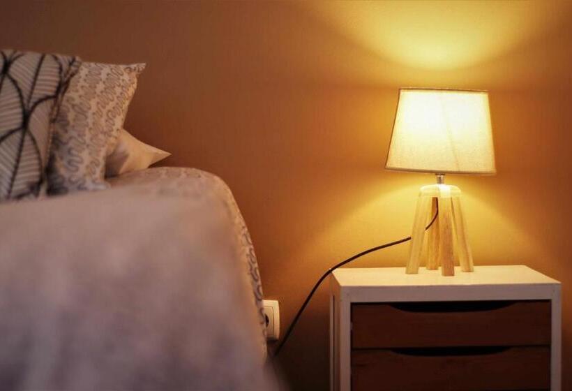 اتاق استاندارد سه تخته با بالکن, Costa Norte Guesthouse