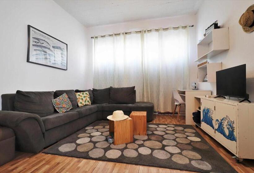 اتاق استاندارد سه تخته با بالکن, Costa Norte Guesthouse
