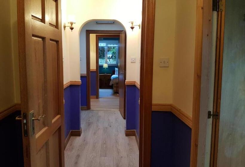 اتاق استاندارد یک نفره, Divine Mercy B&b
