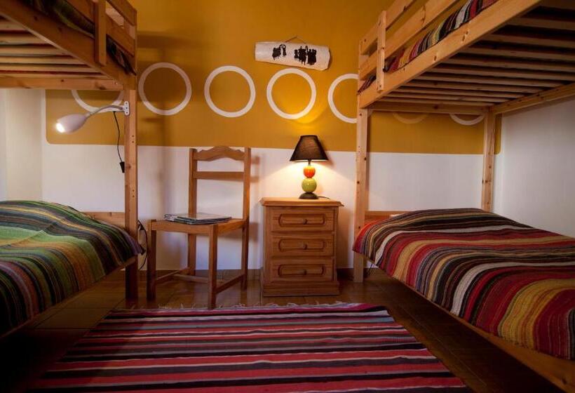 اتاق کلاسیک چهارنفره, Hostel Seixe