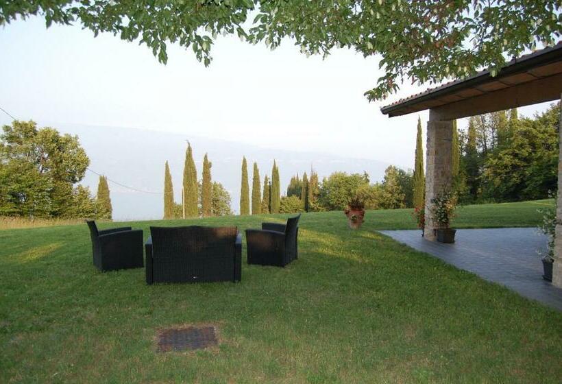 ویلای 3 خوابه, Agriturismo Casa Del Castagneto
