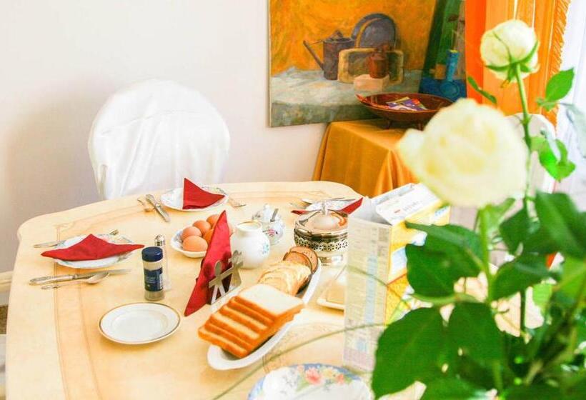 اتاق خانوادگی, Irena Family House