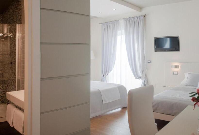 اتاق استاندارد سه تخته با بالکن, B&b Diamante Raro