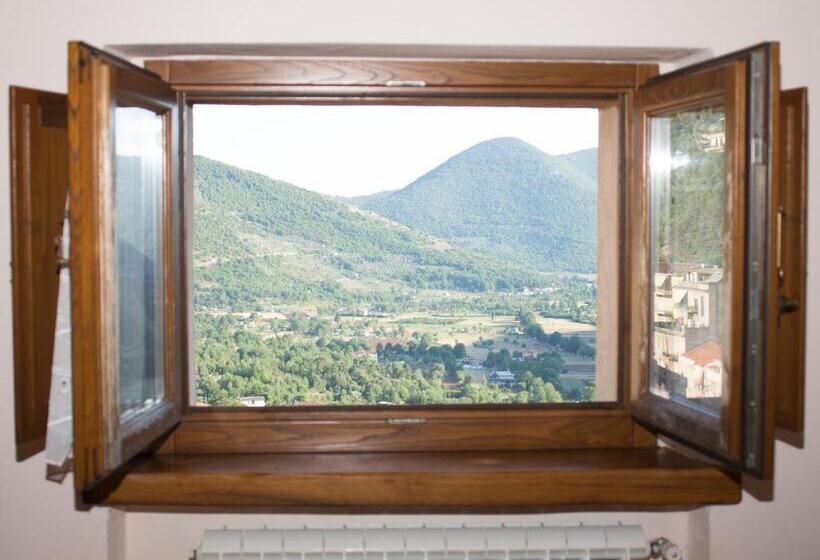 اتاق استاندارد با چشم‌انداز کوهستان, B&b Valle Degli Ulivi Vallecorsa