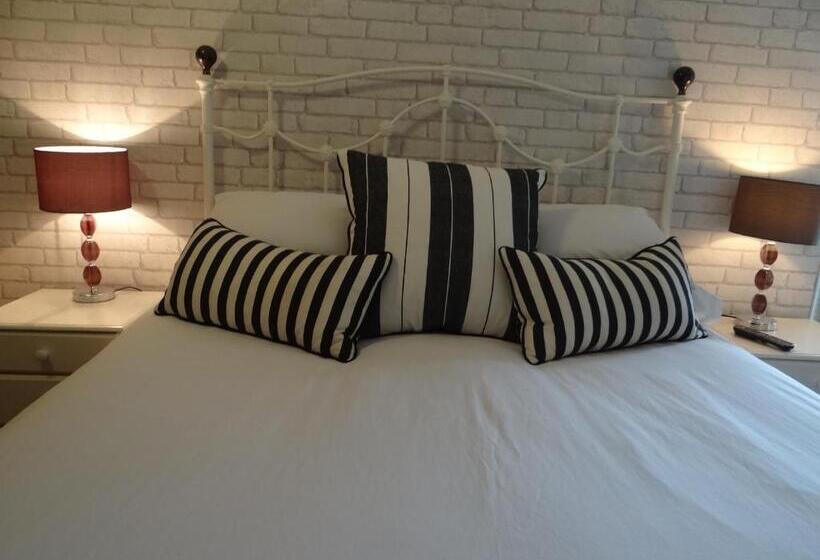 اتاق استاندارد, The Dundry Inn