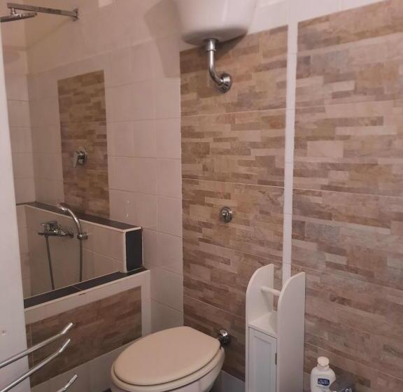 آپارتمان 1 خوابه همکف, B&b Letizia